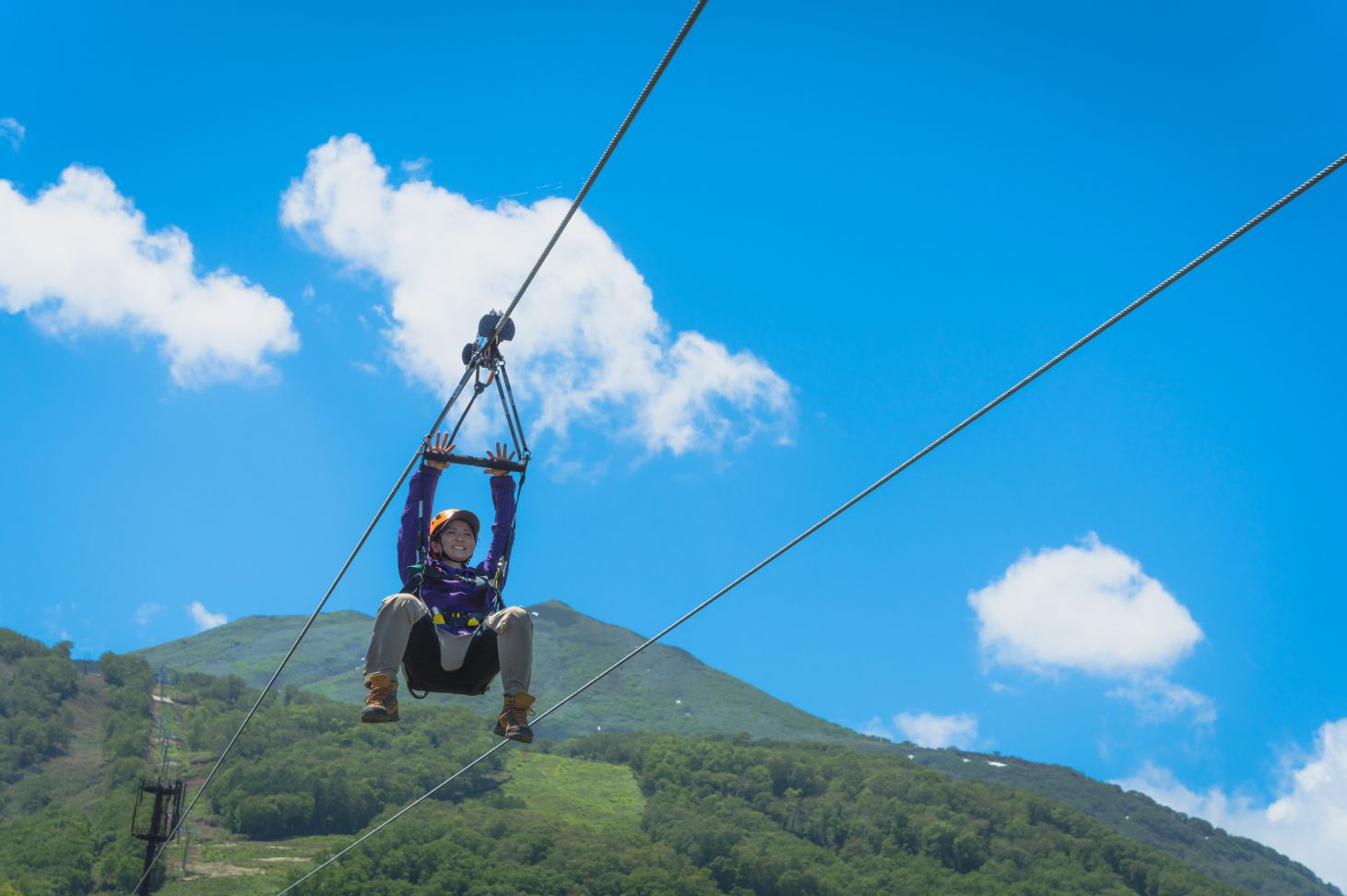 This is the outdoor activity image for Niseko Hanazono Resort.